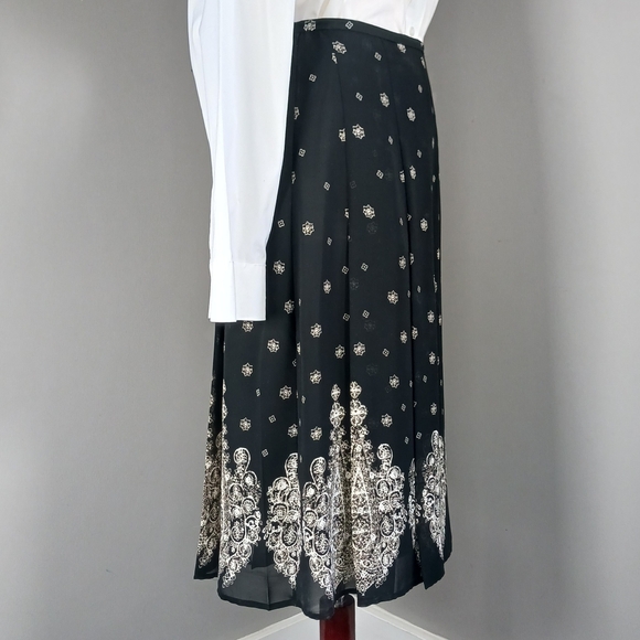 JONES WEAR Midi Skirt Box Pleats Lined Sheer Black White Print Petite Size 4 - Picture 3 of 14